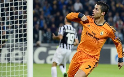 小鸟体育动态-乌克兰队这球配合失误太多