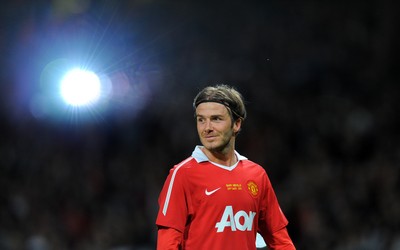 小鸟体育快讯-伯贝这防守头球解围